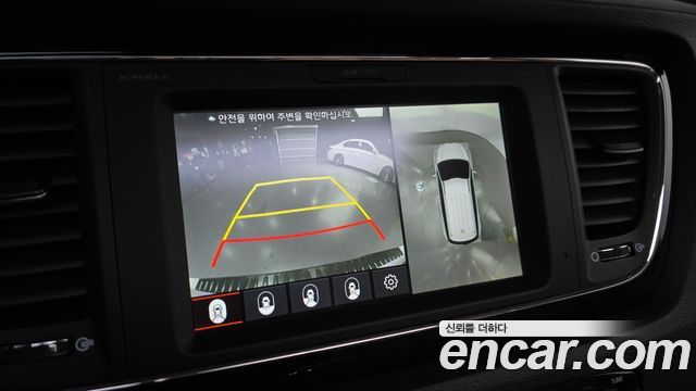 Kia Canival 2020 — photo 16