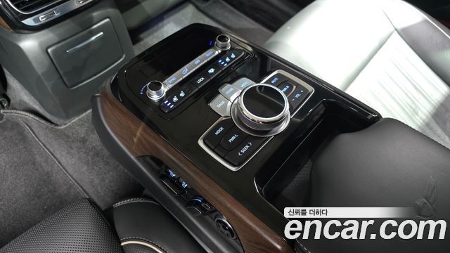Genesis G90 2020 — photo 20