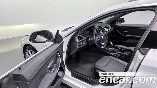 BMW 4-Series 2020 — photo 11