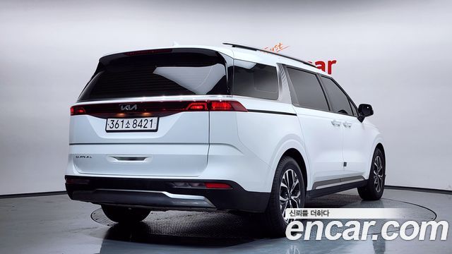 Kia Canival 2022 — photo 2