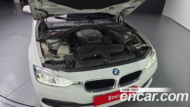 BMW 3-Series 2016 — photo 6