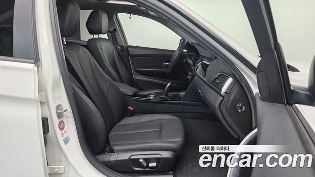 BMW 3-Series 2016 — photo 10