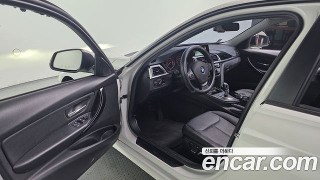 BMW 3-Series 2016 — photo 11