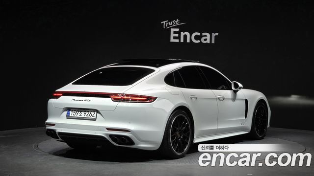 Porsche Panamera 2020 — photo 2