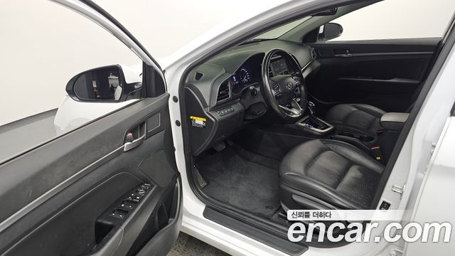 Hyundai AVANTE 2019 — photo 10