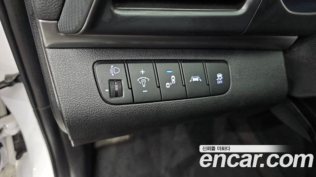 Hyundai AVANTE 2019 — photo 14