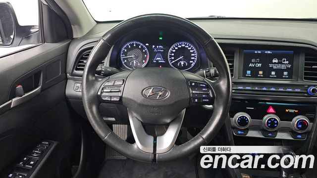 Hyundai AVANTE 2019 — photo 15