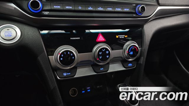 Hyundai AVANTE 2019 — photo 20