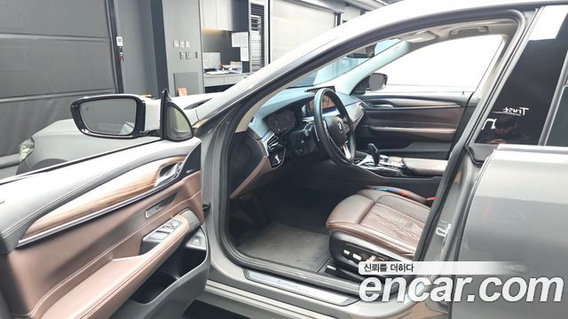BMW Gran Turismo 2022 — photo 10