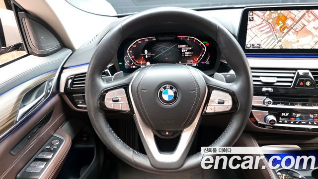 BMW Gran Turismo 2022 — photo 13
