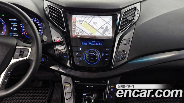 Hyundai i40 2012 — photo 14