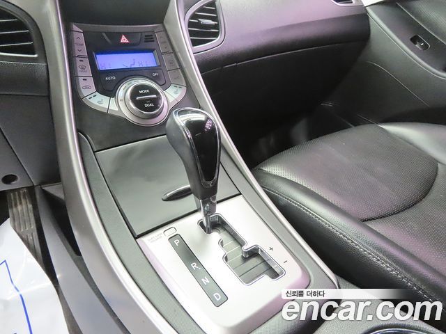 Hyundai AVANTE 2013 — photo 5