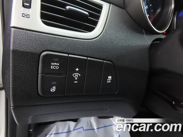 Hyundai AVANTE 2013 — photo 8
