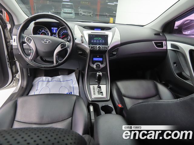 Hyundai AVANTE 2013 — photo 16