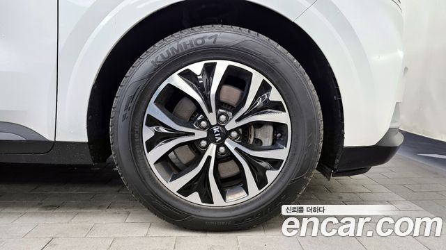 Kia Canival 2021 — photo 5
