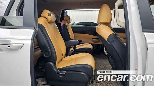 Kia Canival 2021 — photo 12