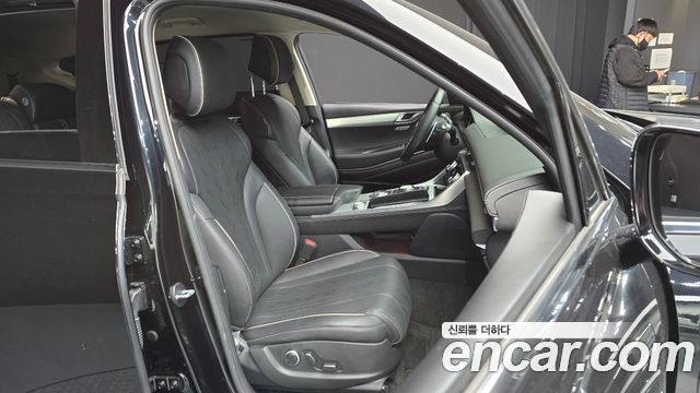Genesis GV80 2023 — photo 12