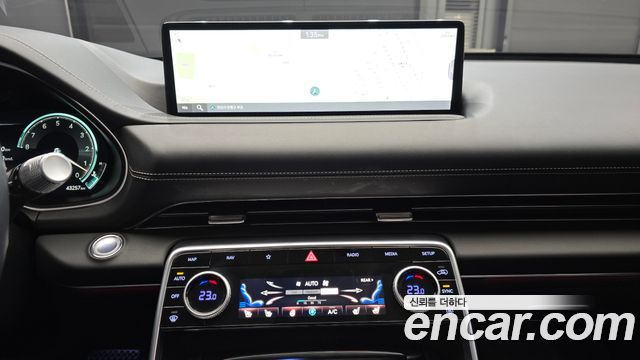Genesis GV80 2023 — photo 15