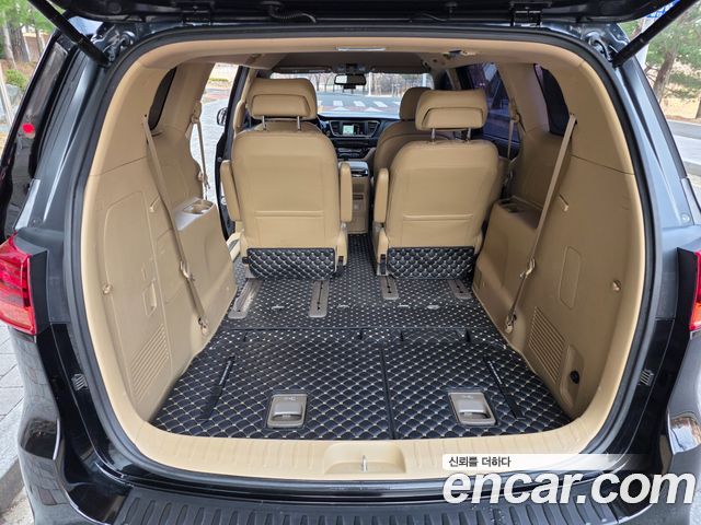 Kia Canival 2019 — photo 1
