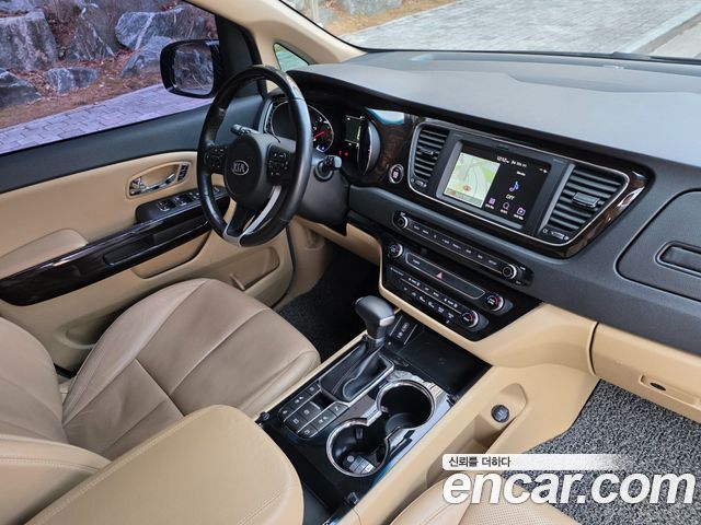Kia Canival 2019 — photo 10