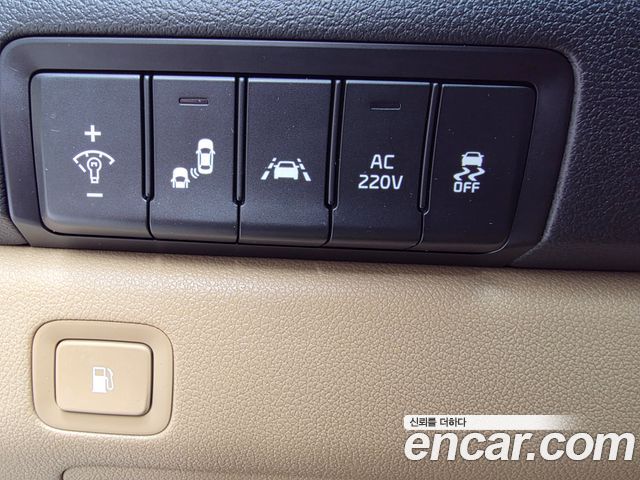 Kia Canival 2019 — photo 17