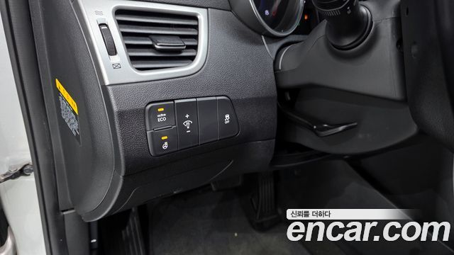 Hyundai AVANTE 2014 — photo 16