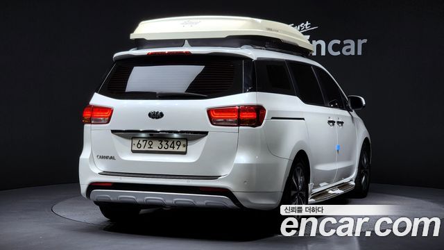 Kia Canival 2015 — photo 2