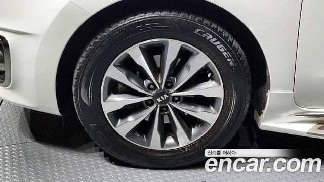 Kia Canival 2015 — photo 5