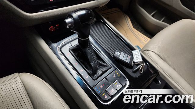 Kia Canival 2015 — photo 9