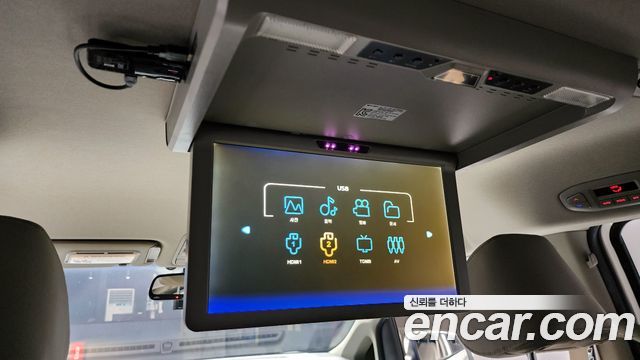 Kia Canival 2015 — photo 16