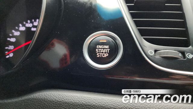 Kia Canival 2015 — photo 17