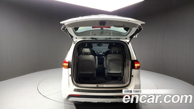 Kia Canival 2015 — photo 20