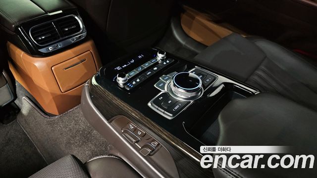 Genesis G90 2019 — photo 18
