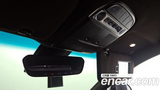 Genesis G90 2019 — photo 19
