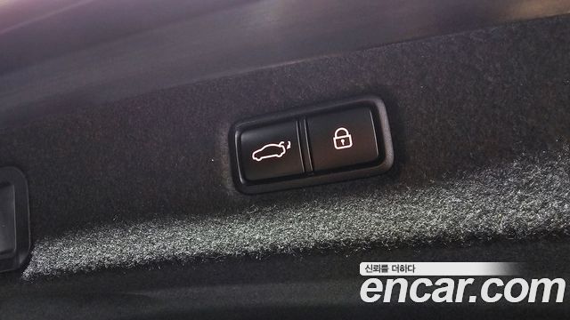 Genesis G90 2019 — photo 20