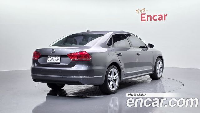 Volkswagen Passat 2015 — photo 2