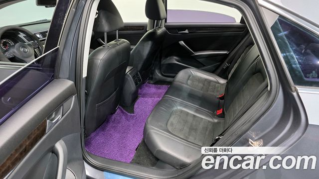 Volkswagen Passat 2015 — photo 12