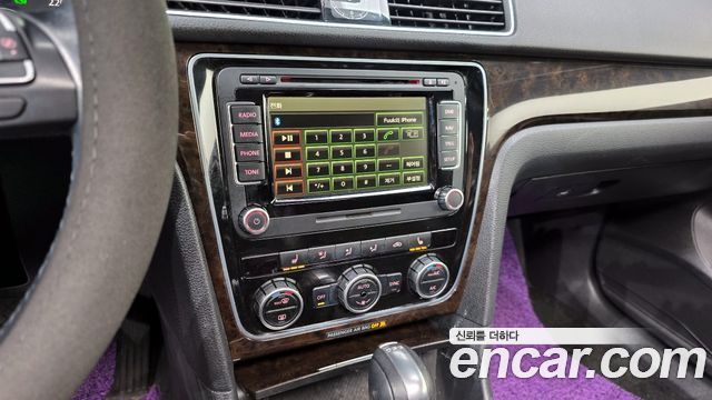 Volkswagen Passat 2015 — photo 14