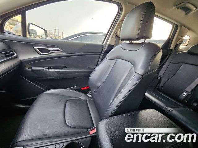 Kia Sportage 2023 — photo 17