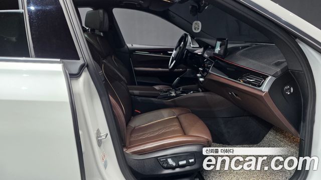BMW Gran Turismo 2022 — photo 11