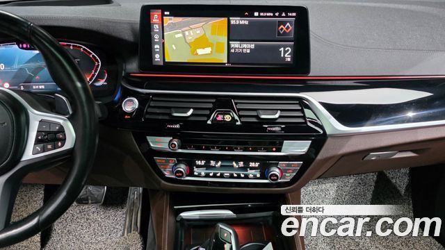 BMW Gran Turismo 2022 — photo 14