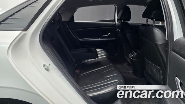Hyundai AVANTE 2023 — photo 12