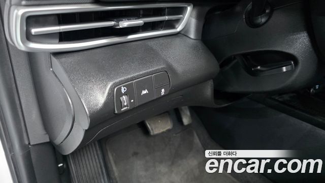 Hyundai AVANTE 2023 — photo 17