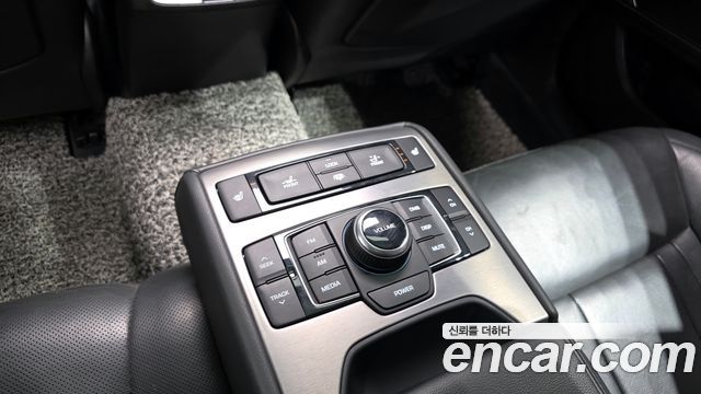 Hyundai Genesis 2016 — photo 18