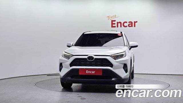 Toyota RAV4 2019 — photo 3