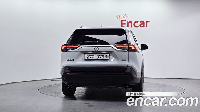 Toyota RAV4 2019 — photo 4