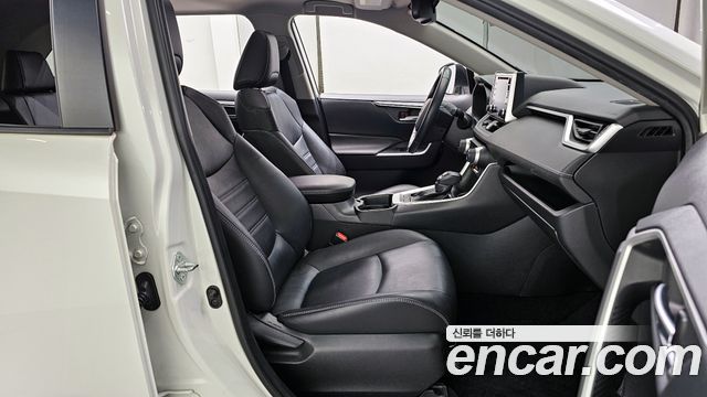 Toyota RAV4 2019 — photo 11