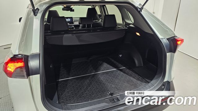 Toyota RAV4 2019 — photo 20