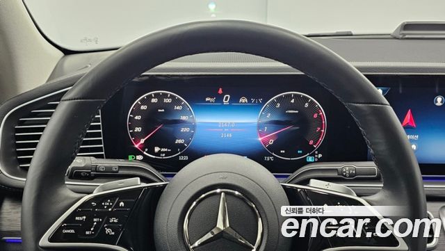 Mercedes-Benz GLE-Class 2025 — photo 8