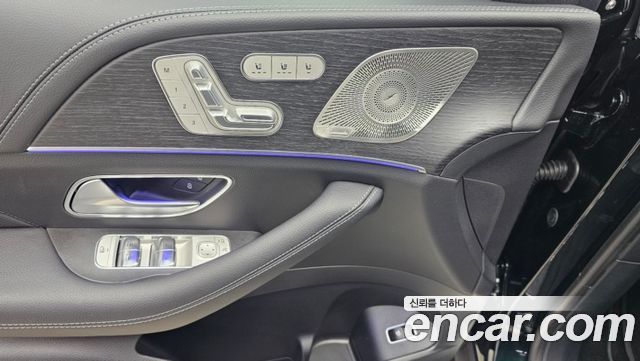 Mercedes-Benz GLE-Class 2025 — photo 15